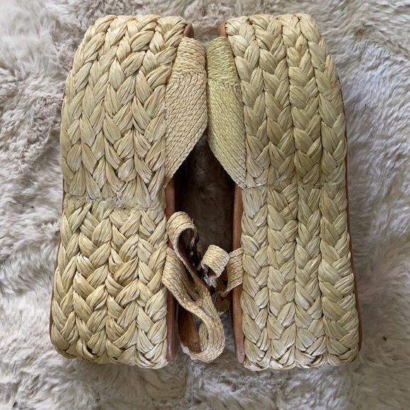 Jeffrey Campbell Cream Platform Sandals - Picture 12 of 14